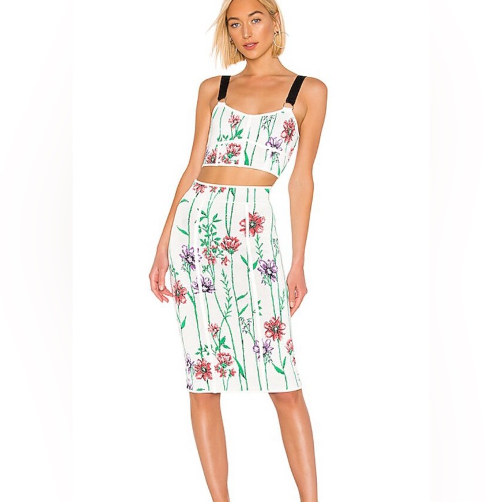 BCBGMAXAZARIA 2 piece floral set in gardenia